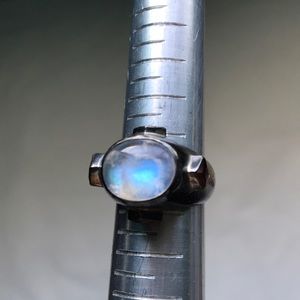 Vintage rainbow moonstone & garnet silver ring